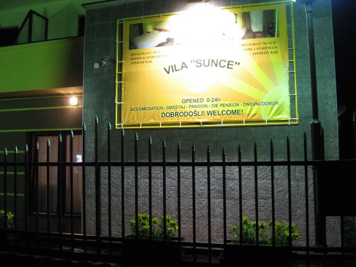 Hotel Vila Sunce 스타라 파조바 외부 사진