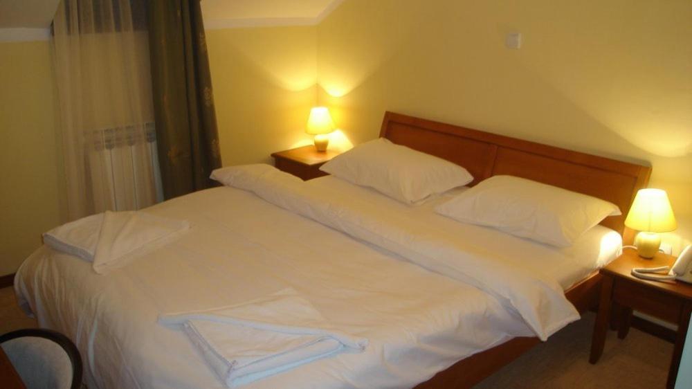 Hotel Vila Sunce 스타라 파조바 외부 사진