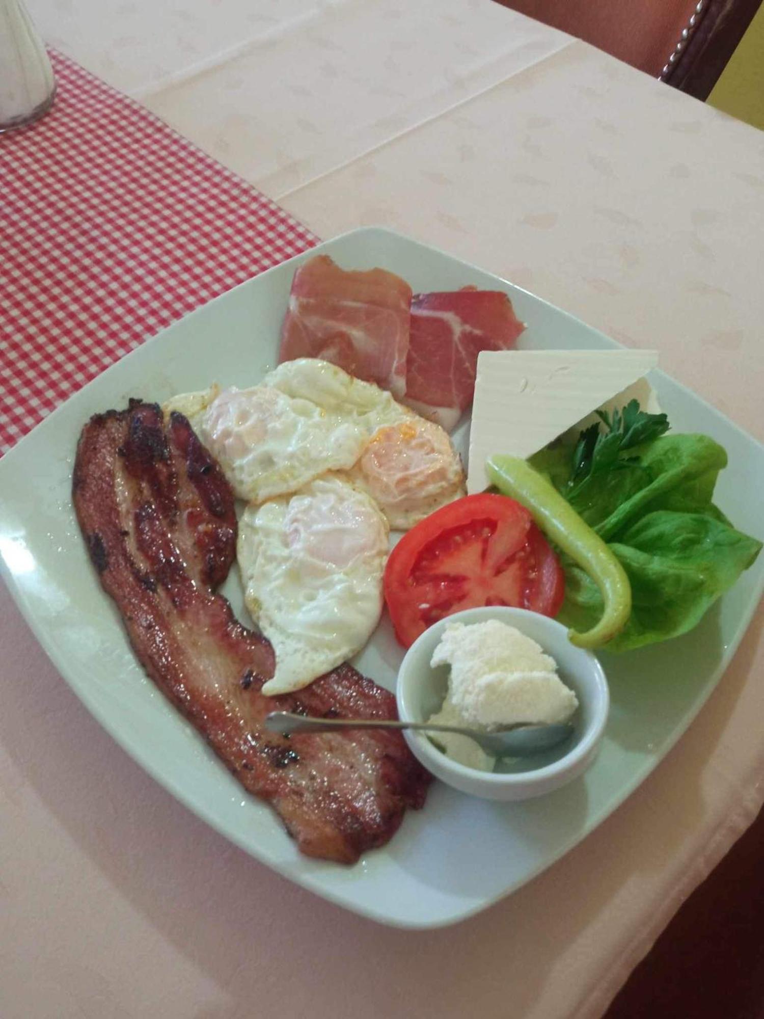 Hotel Vila Sunce 스타라 파조바 외부 사진