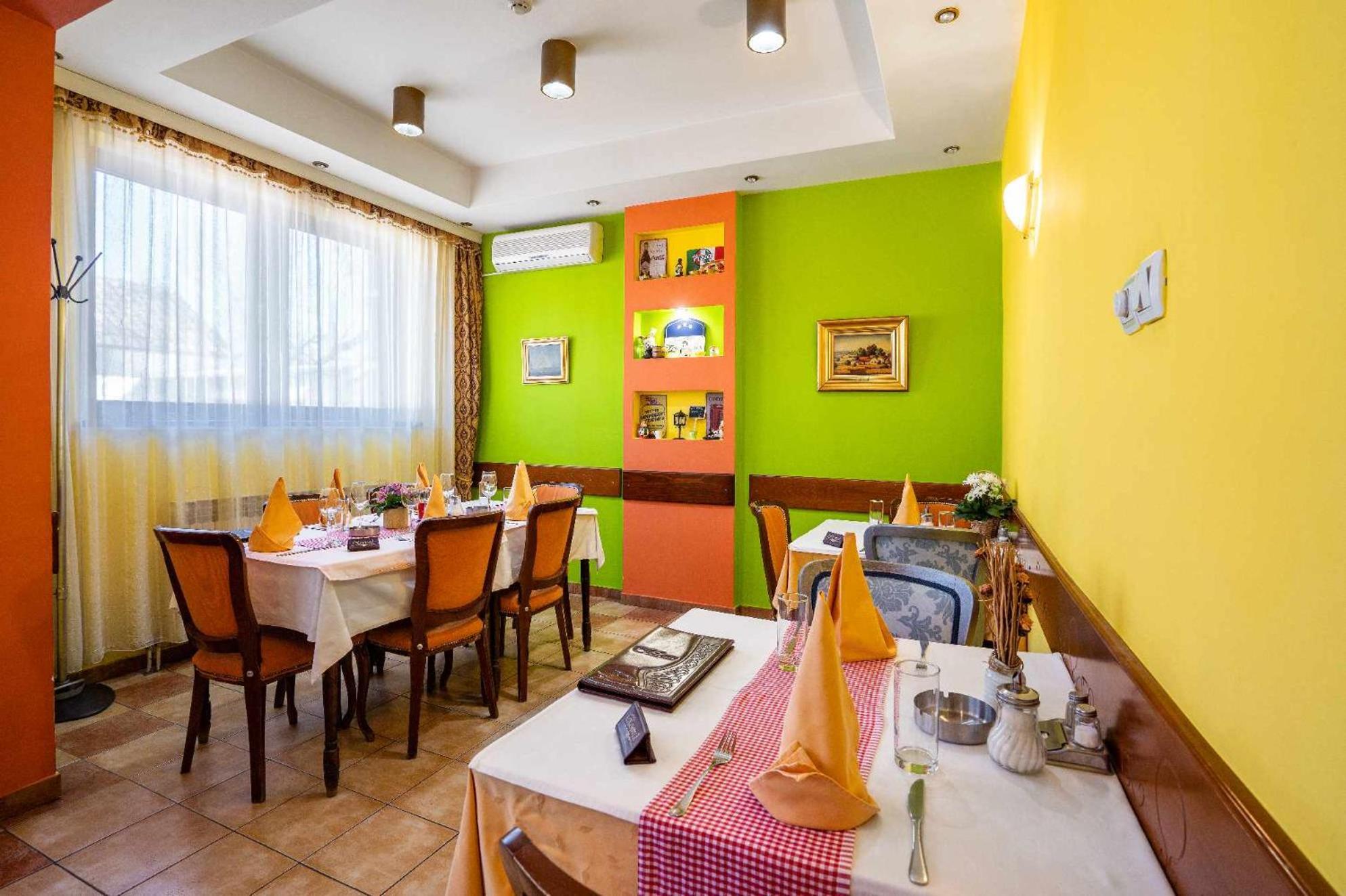 Hotel Vila Sunce 스타라 파조바 외부 사진