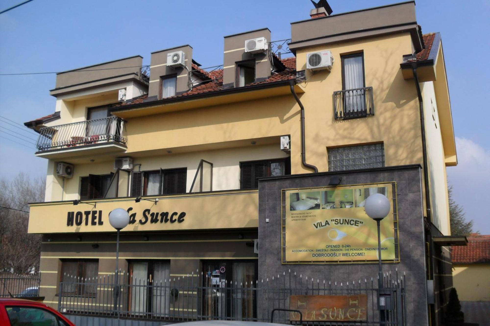 Hotel Vila Sunce 스타라 파조바 외부 사진