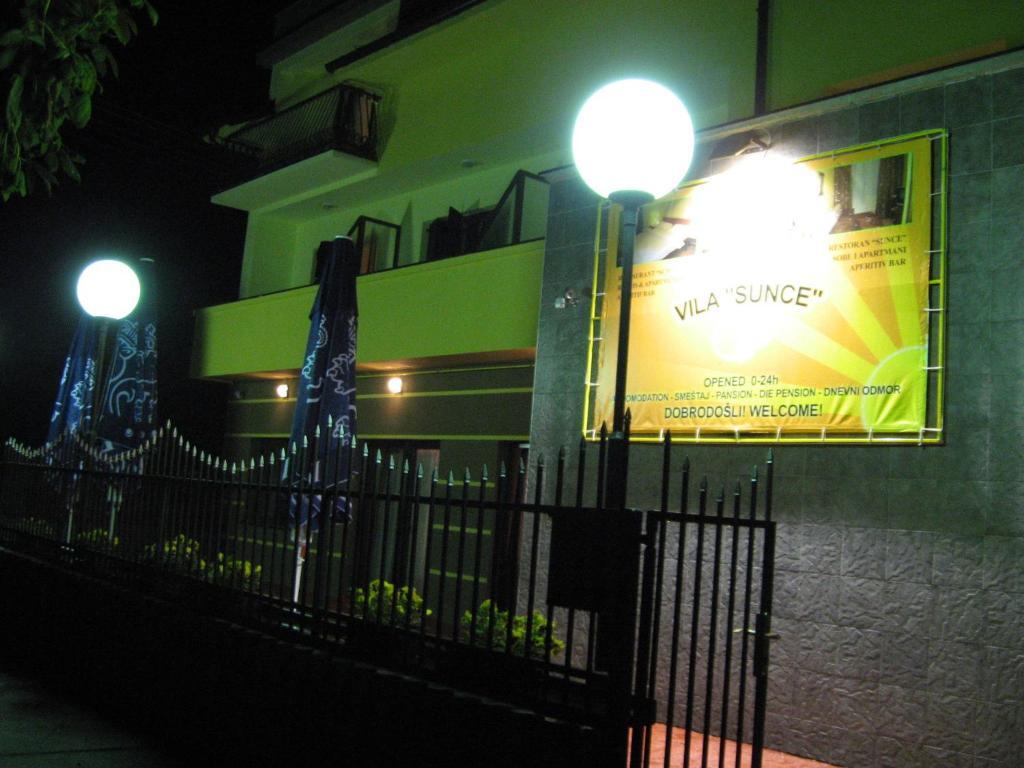 Hotel Vila Sunce 스타라 파조바 외부 사진