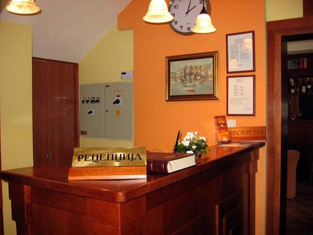 Hotel Vila Sunce 스타라 파조바 외부 사진