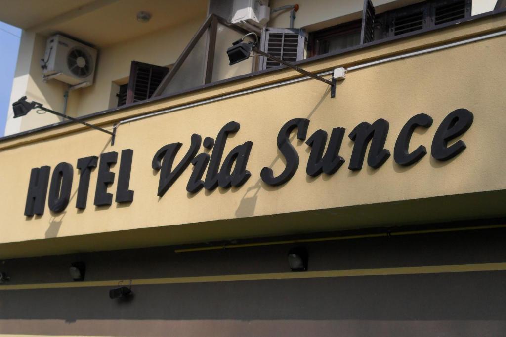 Hotel Vila Sunce 스타라 파조바 외부 사진